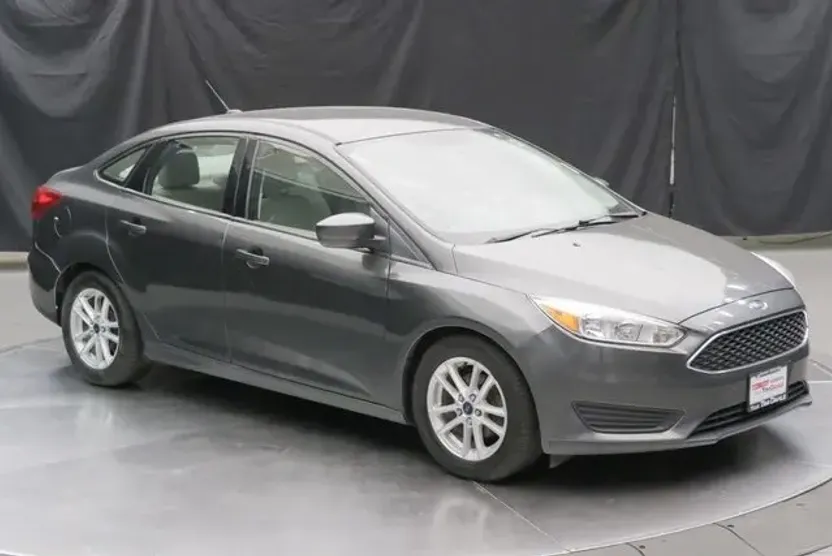 2018 Ford Focus SE photo 1