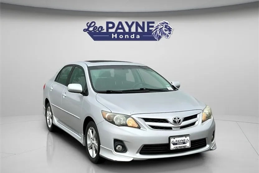 2011 Toyota Corolla S photo 1