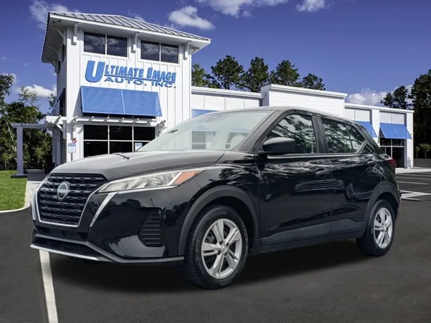 2022 Nissan Kicks S photo 1