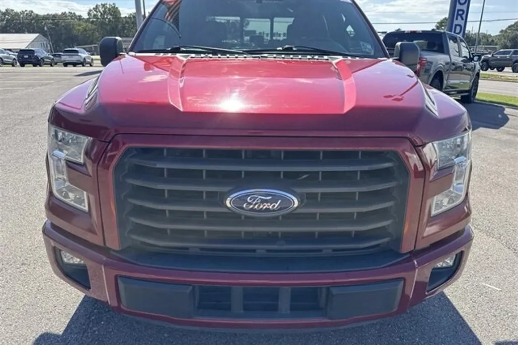 2015 Ford F-150 XLT photo 1