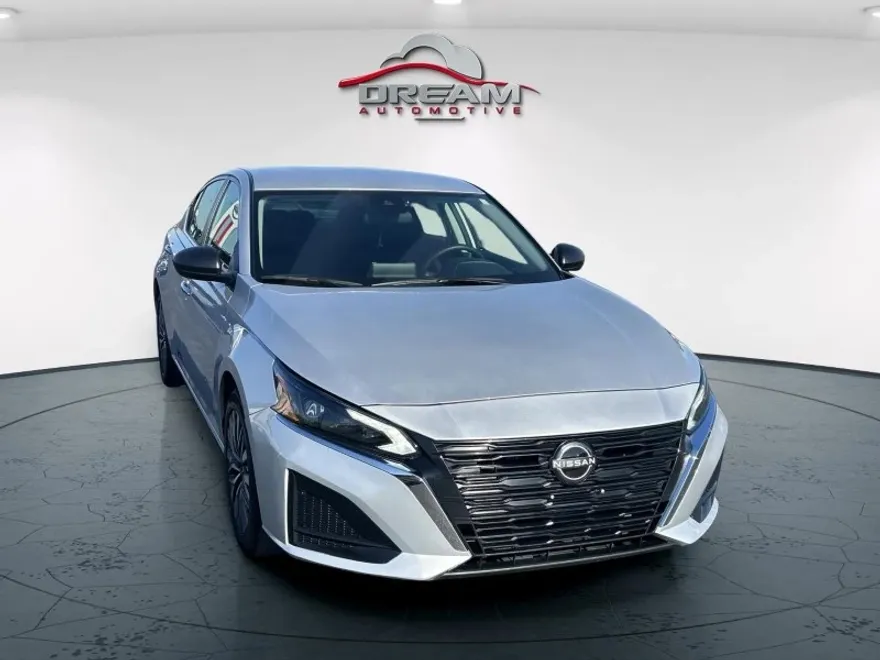 2024 Nissan Altima 2.5 SV photo 1