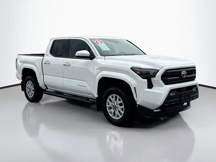 2025 Toyota Tacoma SR5 photo 1