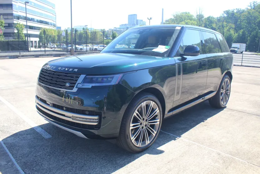 2025 Land Rover Range Rover SE photo 1