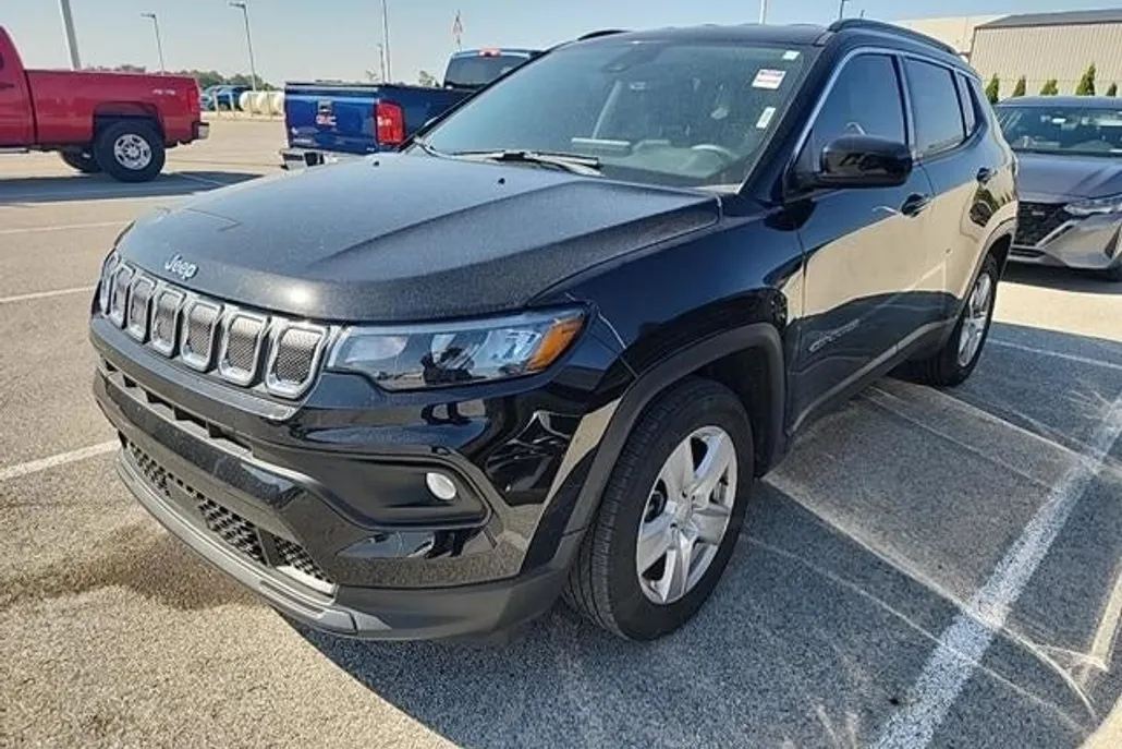 2022 Jeep Compass Latitude photo 1