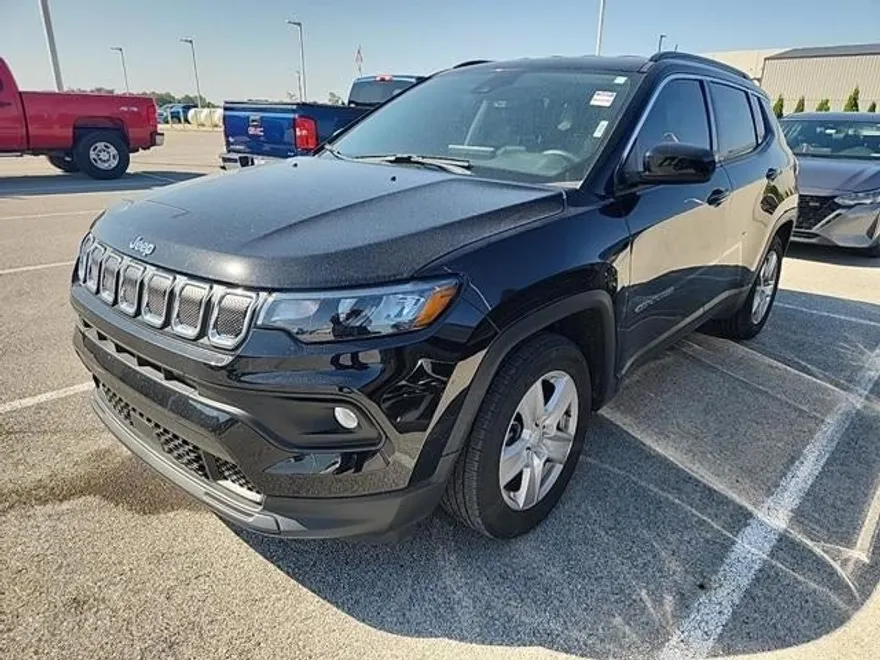 2022 Jeep Compass Latitude photo 1