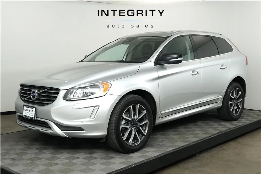 2017 Volvo XC60 Dynamic photo 1