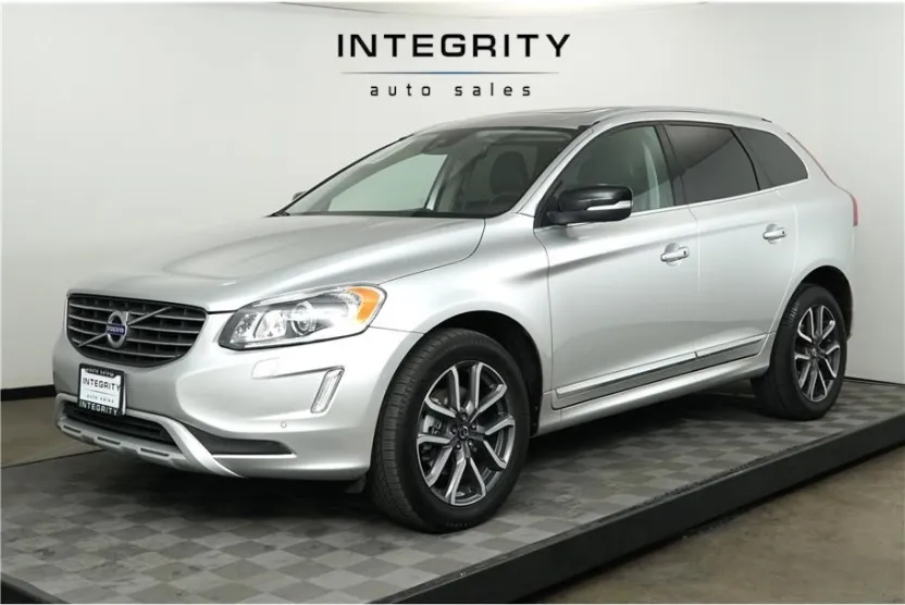 2017 Volvo XC60 Dynamic photo 1