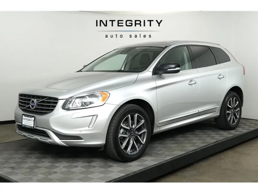2017 Volvo XC60 Dynamic photo 1