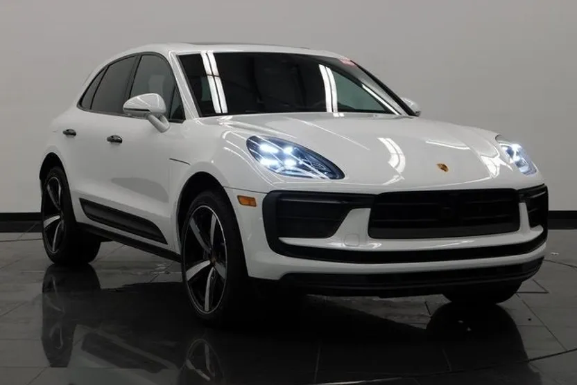 2024 Porsche Macan Base photo 1
