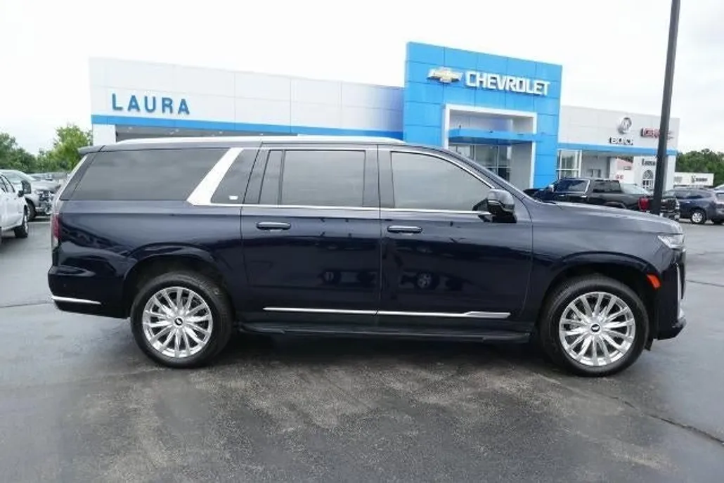 2023 Cadillac Escalade ESV Premium Luxury photo 1