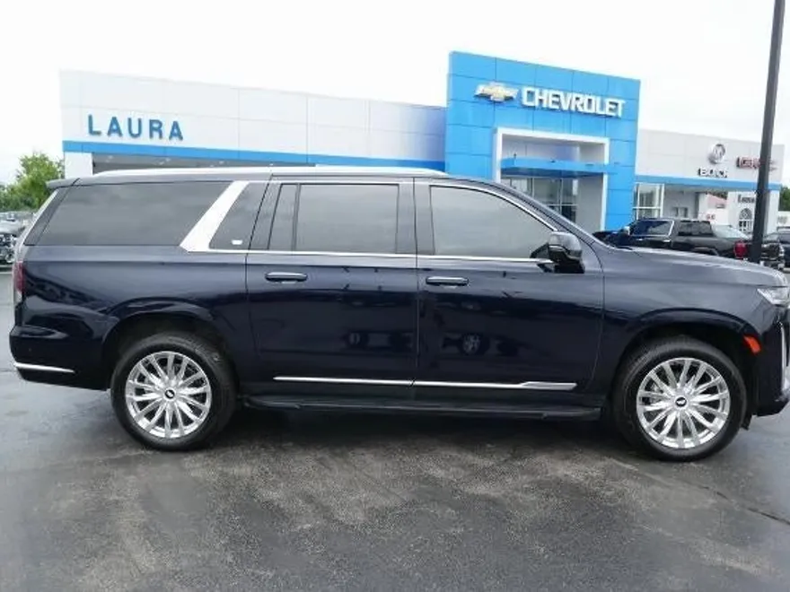 2023 Cadillac Escalade ESV Premium Luxury photo 1