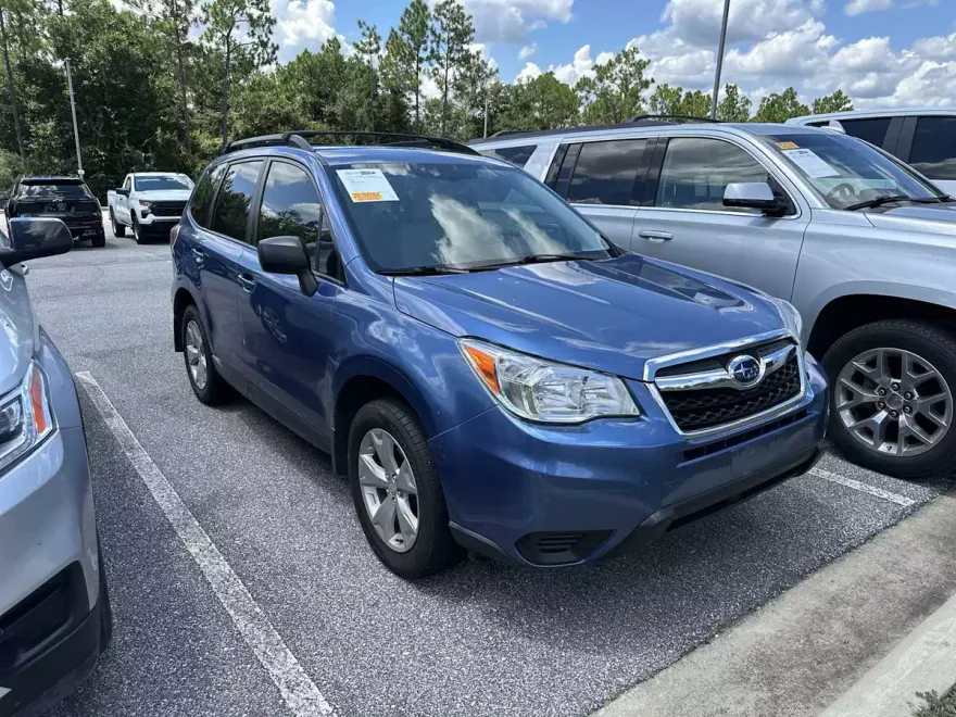 2016 Subaru Forester 2.5i photo 1