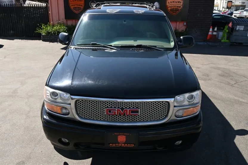 2001 Gmc Yukon XL Denali photo 1