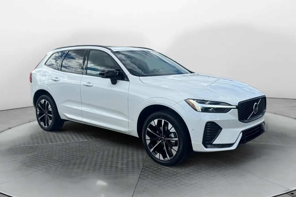 2026 Volvo XC60 B5 Plus photo 1