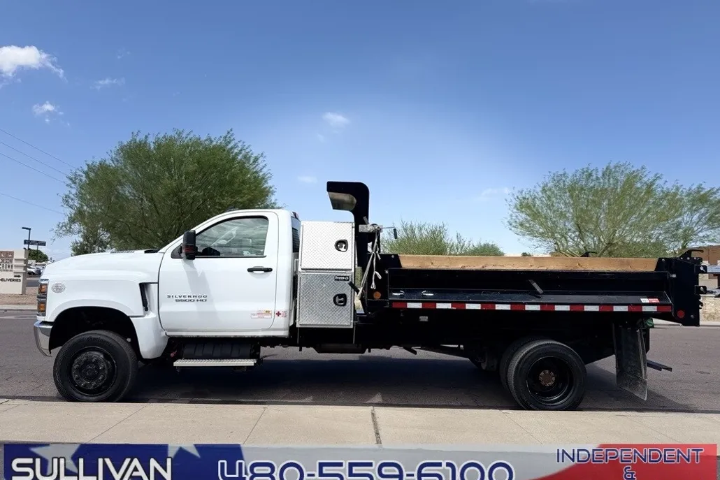 2022 Chevrolet Silverado 4500HD Work Truck photo 1