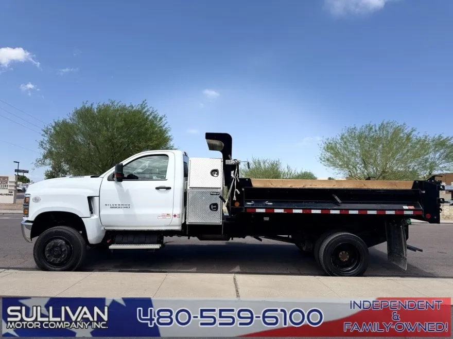2022 Chevrolet Silverado 4500HD Work Truck photo 1