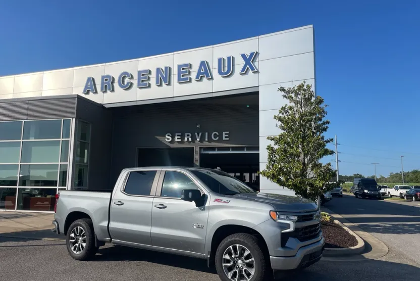 2025 Chevrolet Silverado 1500 RST photo 1