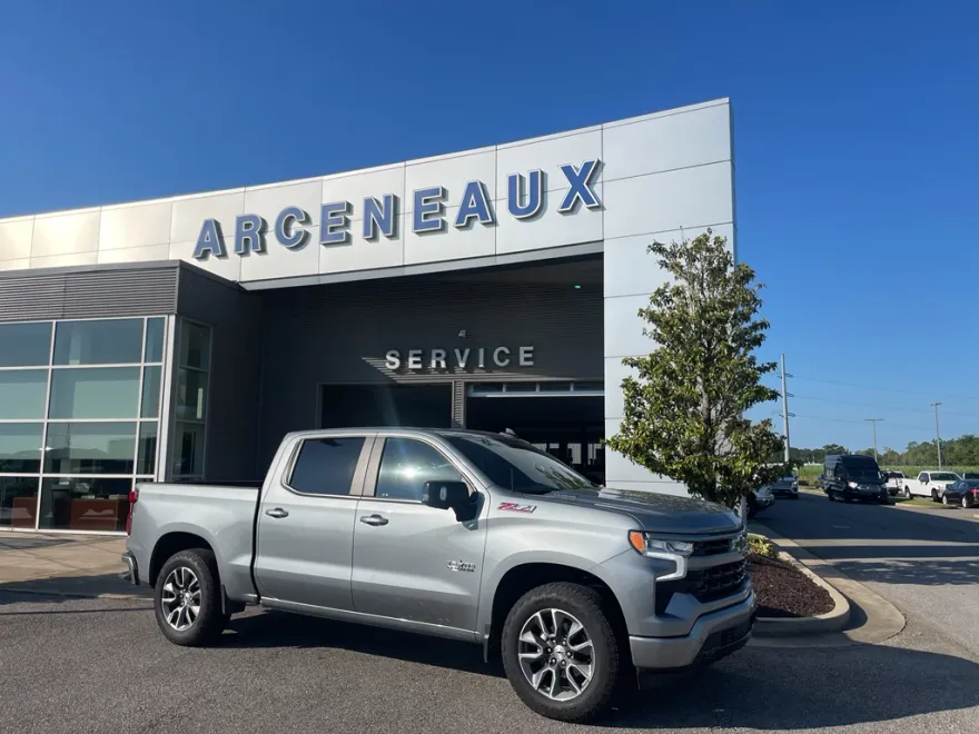 2025 Chevrolet Silverado 1500 RST photo 1