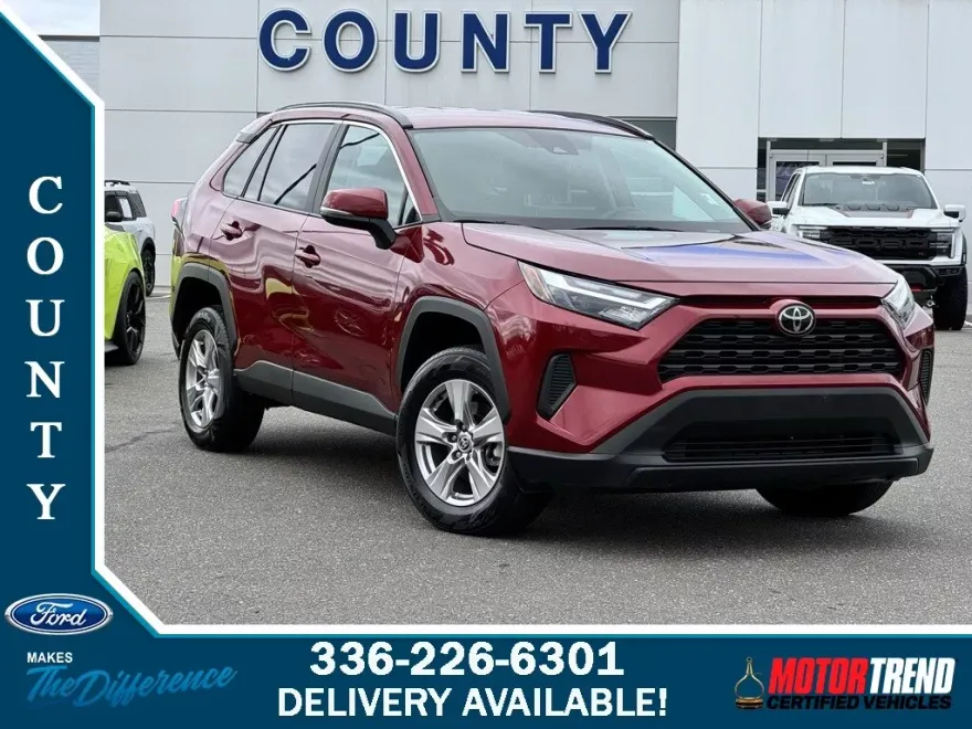 2023 Toyota RAV4 XLE photo 1