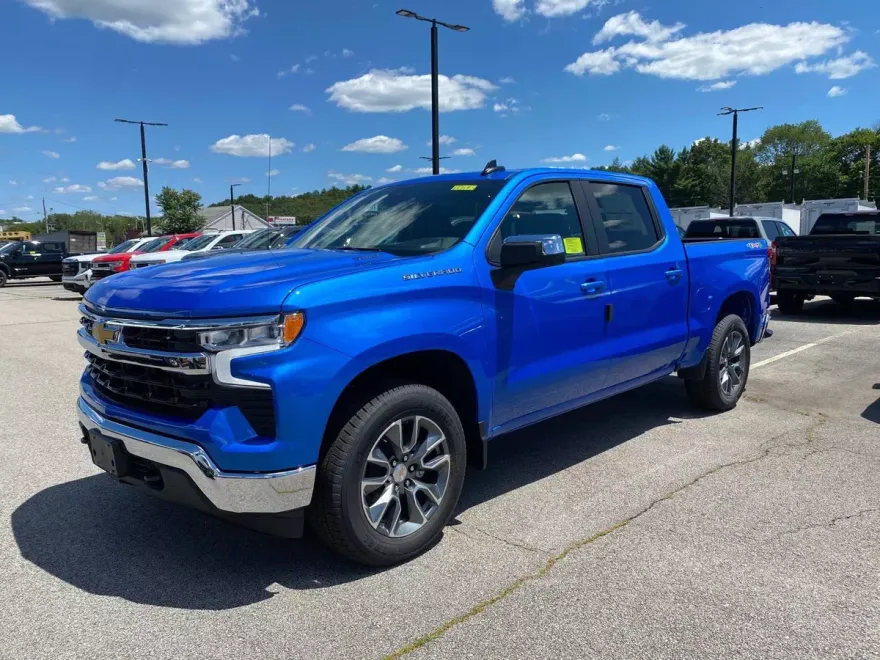 2025 Chevrolet Silverado 1500 LT photo 1