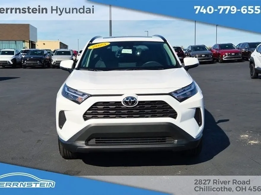 2025 Toyota RAV4 XLE photo 1