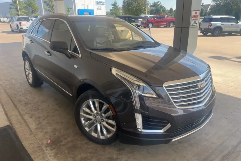 2017 Cadillac XT5 Platinum photo 1