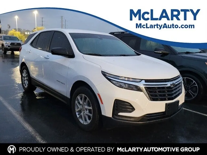 2023 Chevrolet Equinox LS photo 1