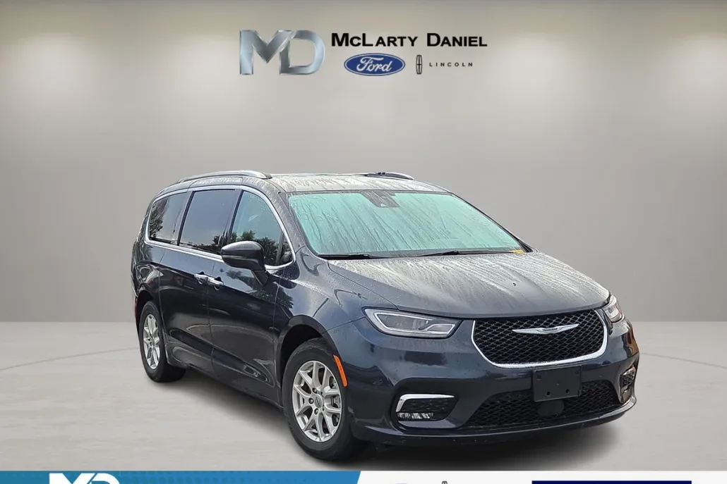 2021 Chrysler Pacifica Touring L photo 1