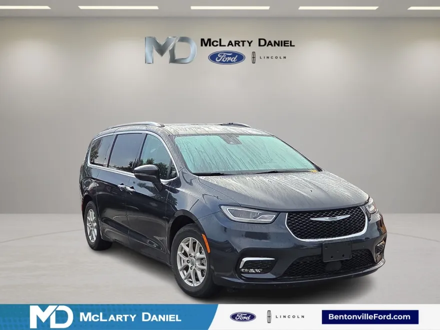 2021 Chrysler Pacifica Touring L photo 1