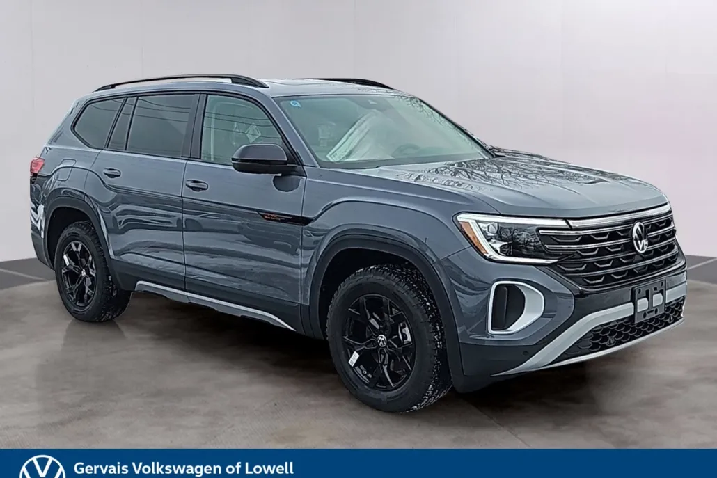 2025 Volkswagen Atlas Peak Edition SE photo 1