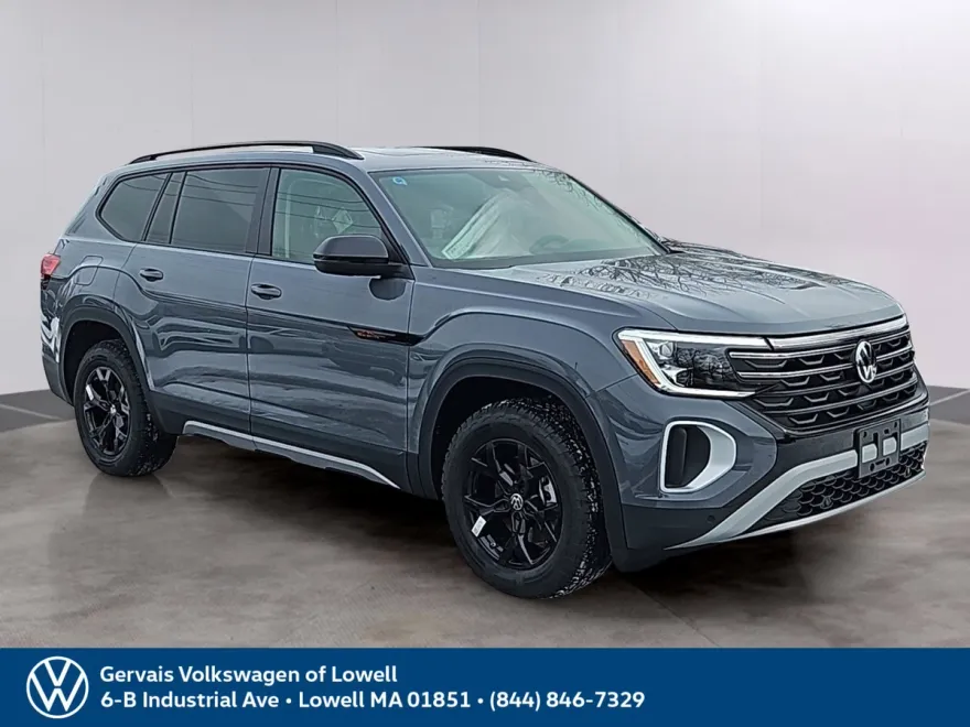 2025 Volkswagen Atlas Peak Edition SE photo 1