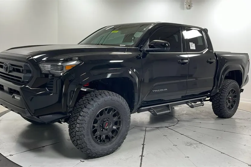 2025 Toyota Tacoma SR5 Double Cab photo 1