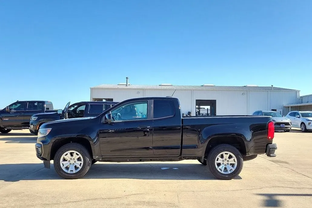 2022 Chevrolet Colorado LT photo 1