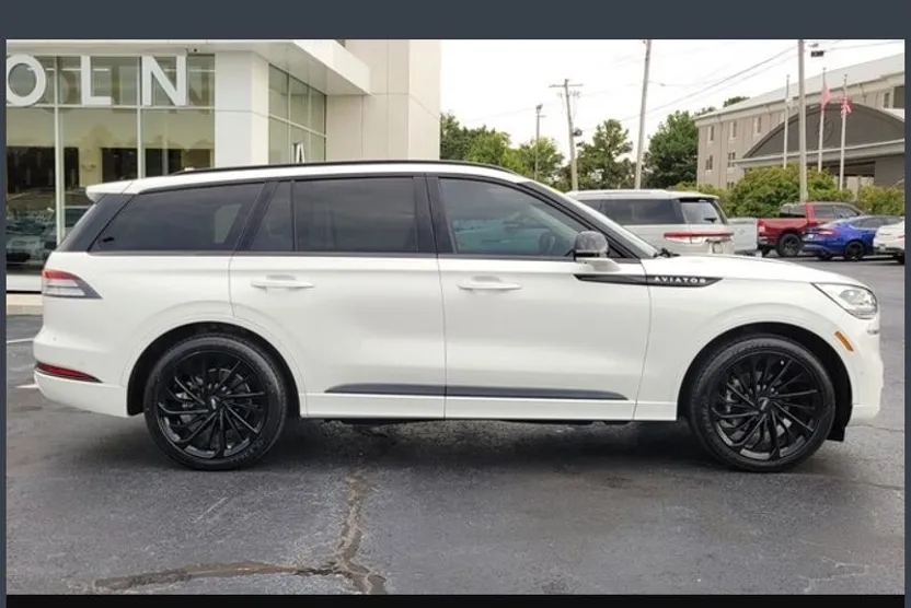 2024 Lincoln Aviator Reserve photo 1