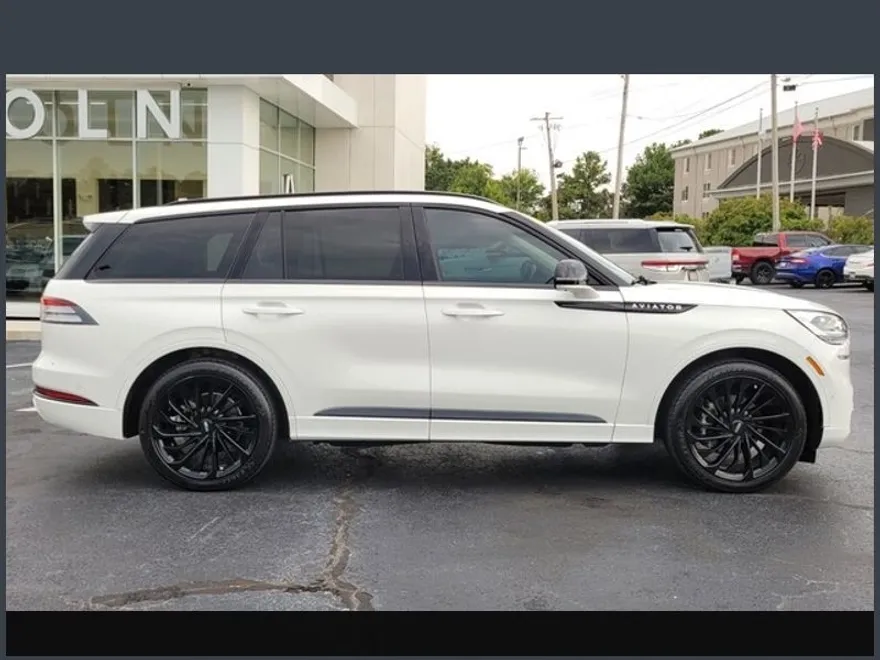 2024 Lincoln Aviator Reserve photo 1