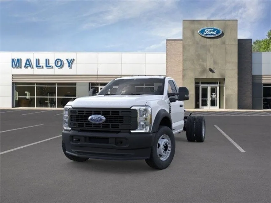 2025 Ford F-600 photo 1