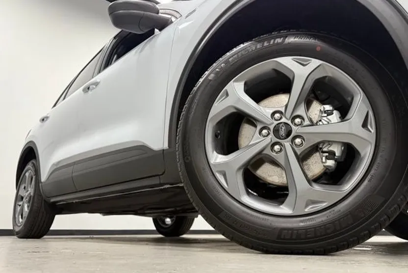 2026 Ford Escape ST-Line photo 1