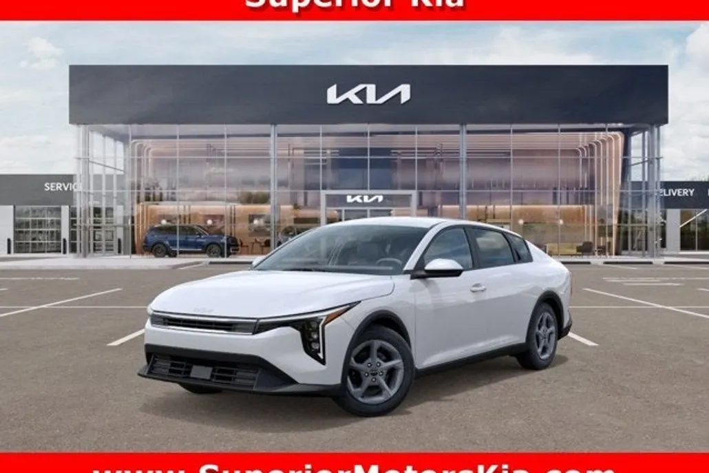 2025 Kia K4 LXS photo 1
