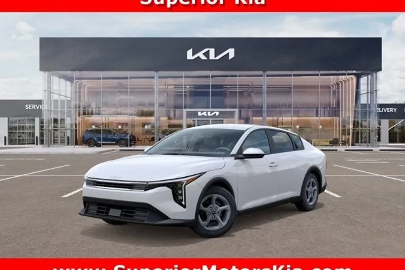 2025 Kia K4 LXS photo 1