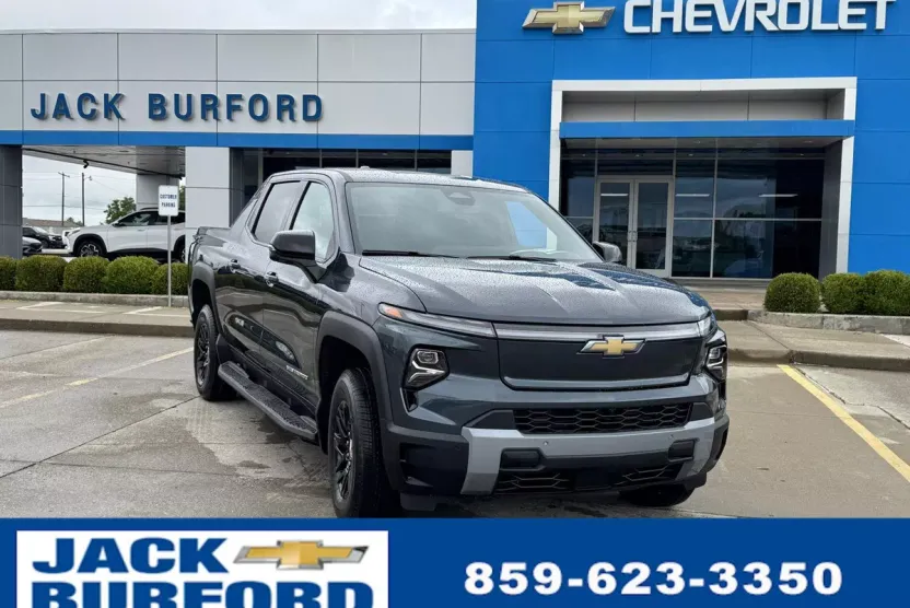 2025 Chevrolet Silverado EV LT photo 1