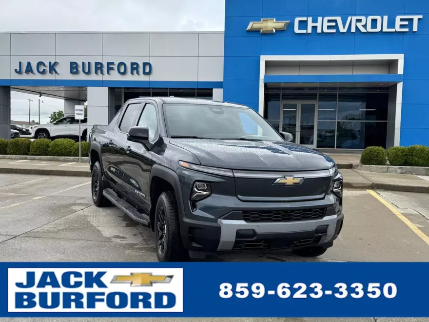 2025 Chevrolet Silverado EV LT photo 1