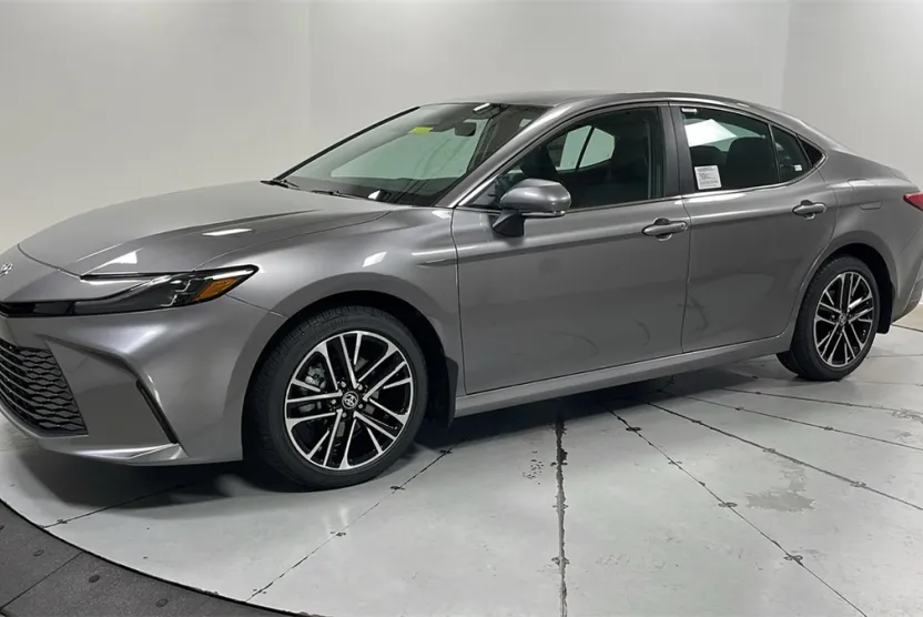 2026 Toyota Camry XLE photo 1