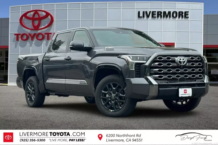 2025 Toyota Tundra Platinum photo 1