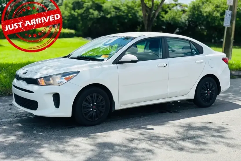 2020 Kia Rio S photo 1