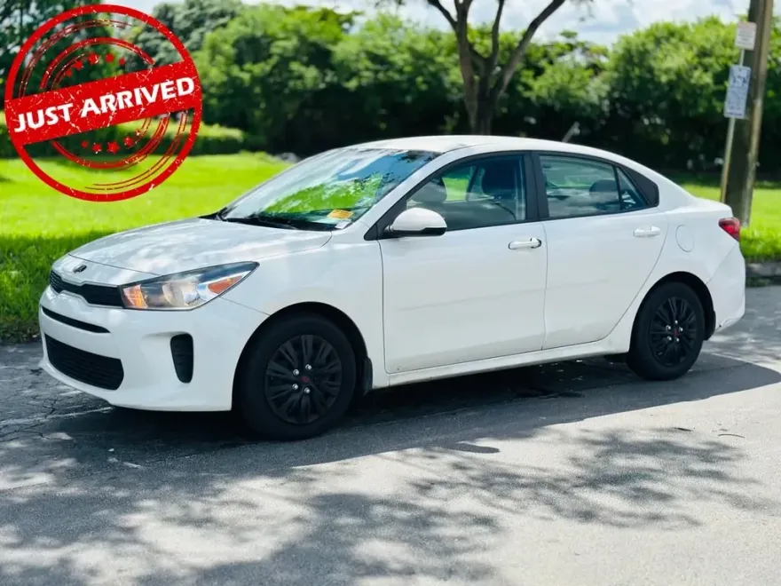 2020 Kia Rio S photo 1