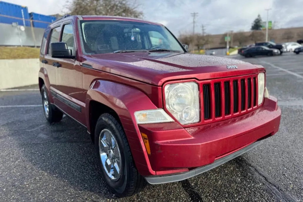 2011 Jeep Liberty Sport photo 1