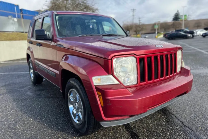 2011 Jeep Liberty Sport photo 1