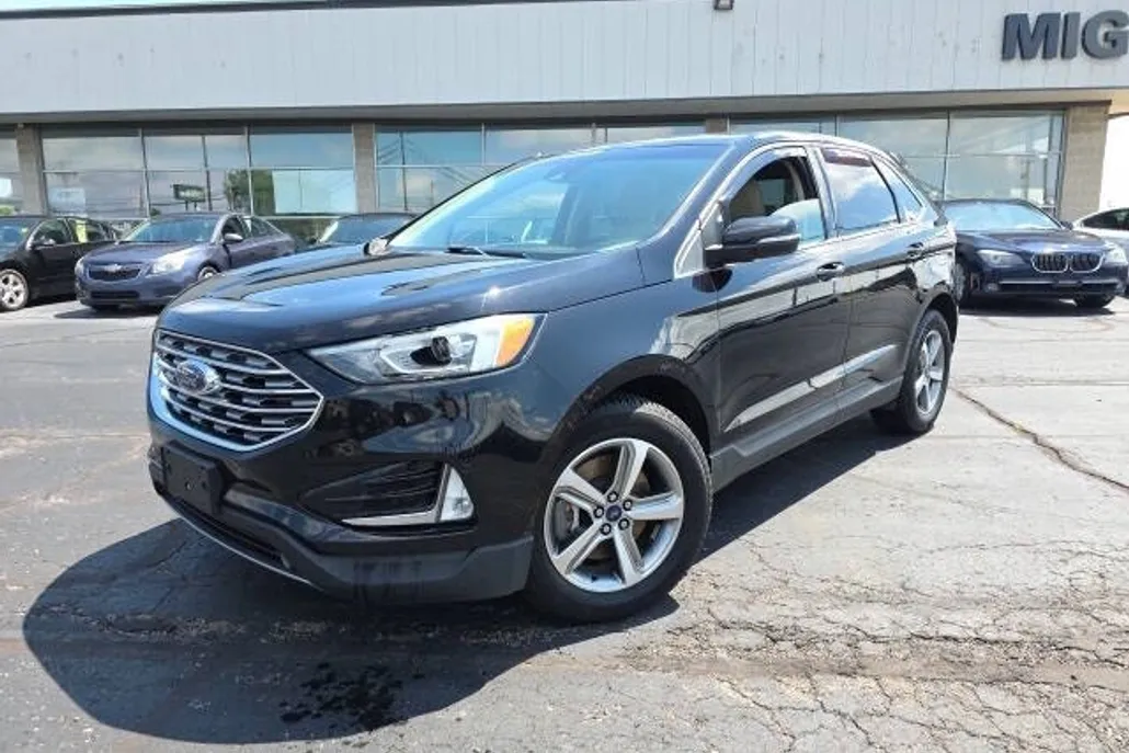 2019 Ford Edge SEL photo 1