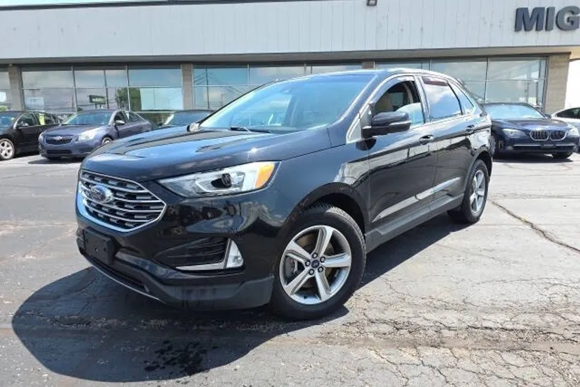 2019 Ford Edge SEL photo 1