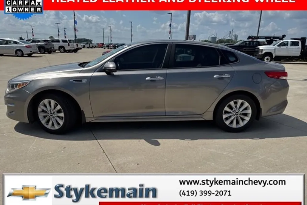 2016 Kia Optima EX photo 1